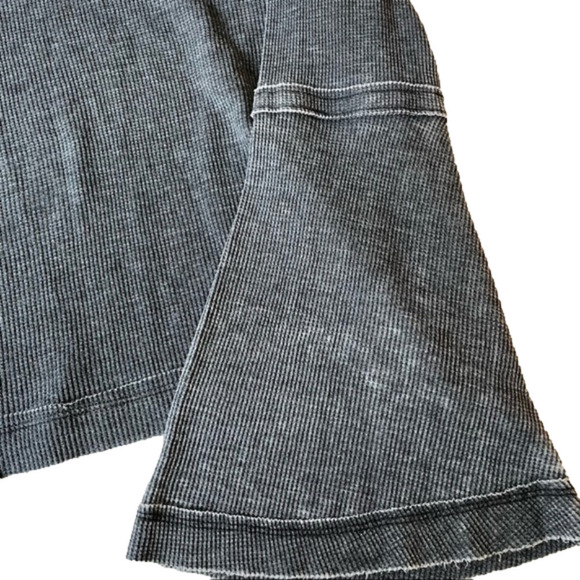 WHITE Crow trumpet sleeve distressed top, size M - Picture 5 of 9